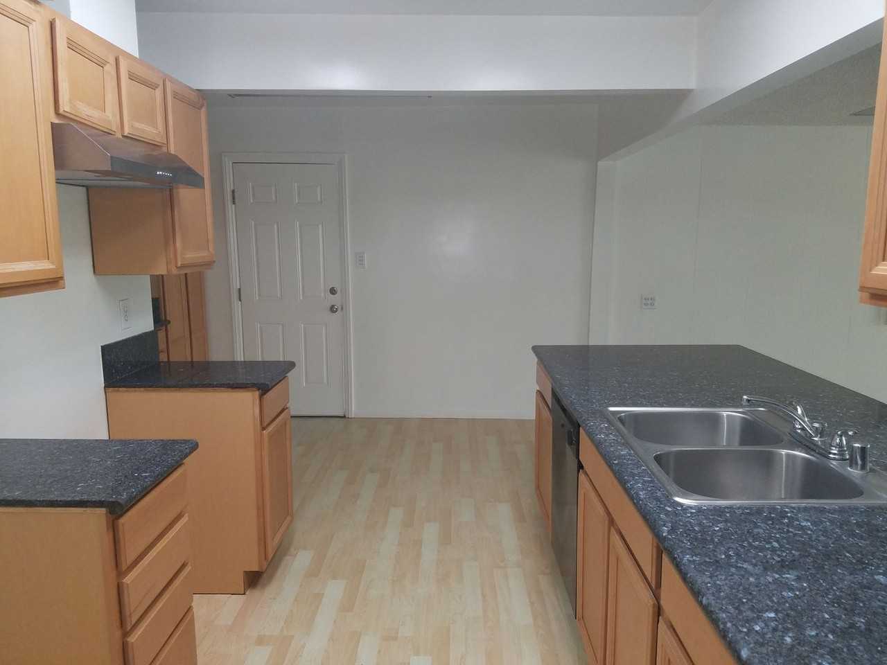 3915 W 171st St - Photo 4 of 44