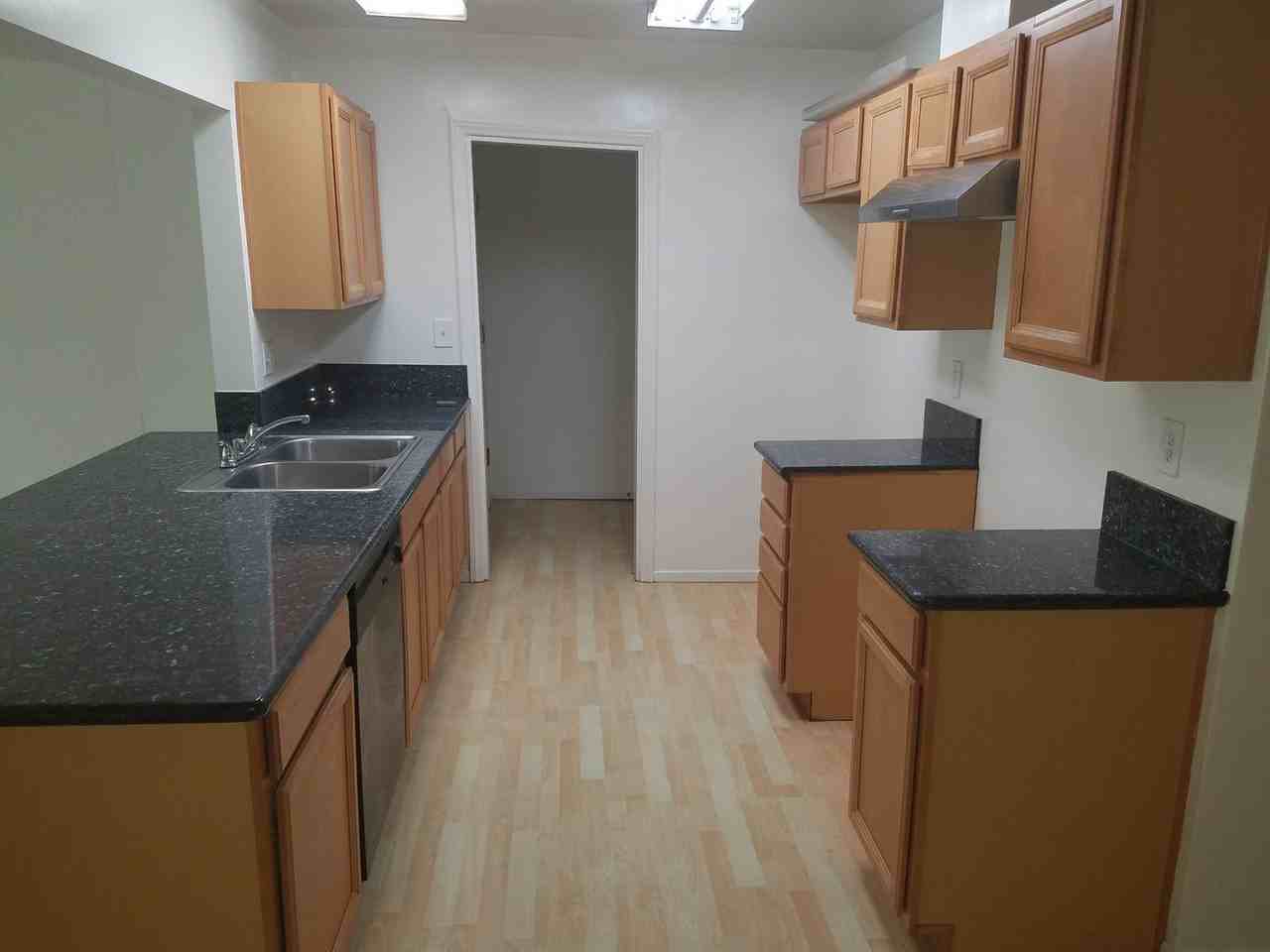 3915 W 171st St - Photo 5 of 44