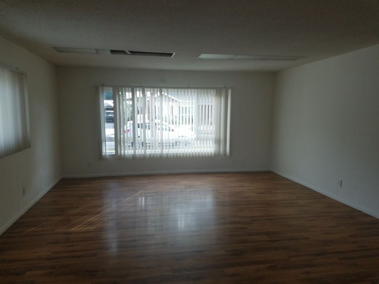 3915 W 171st St - Photo 6 of 44