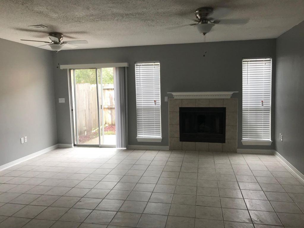 613 Virginia Oak Ct - Photo 3 of 21