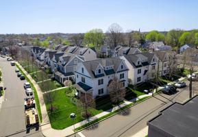 featured image of 15 W Main St