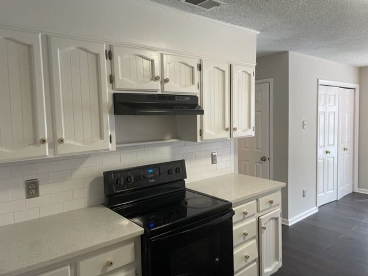 2128 Montreat Dr - Photo 7 of 21