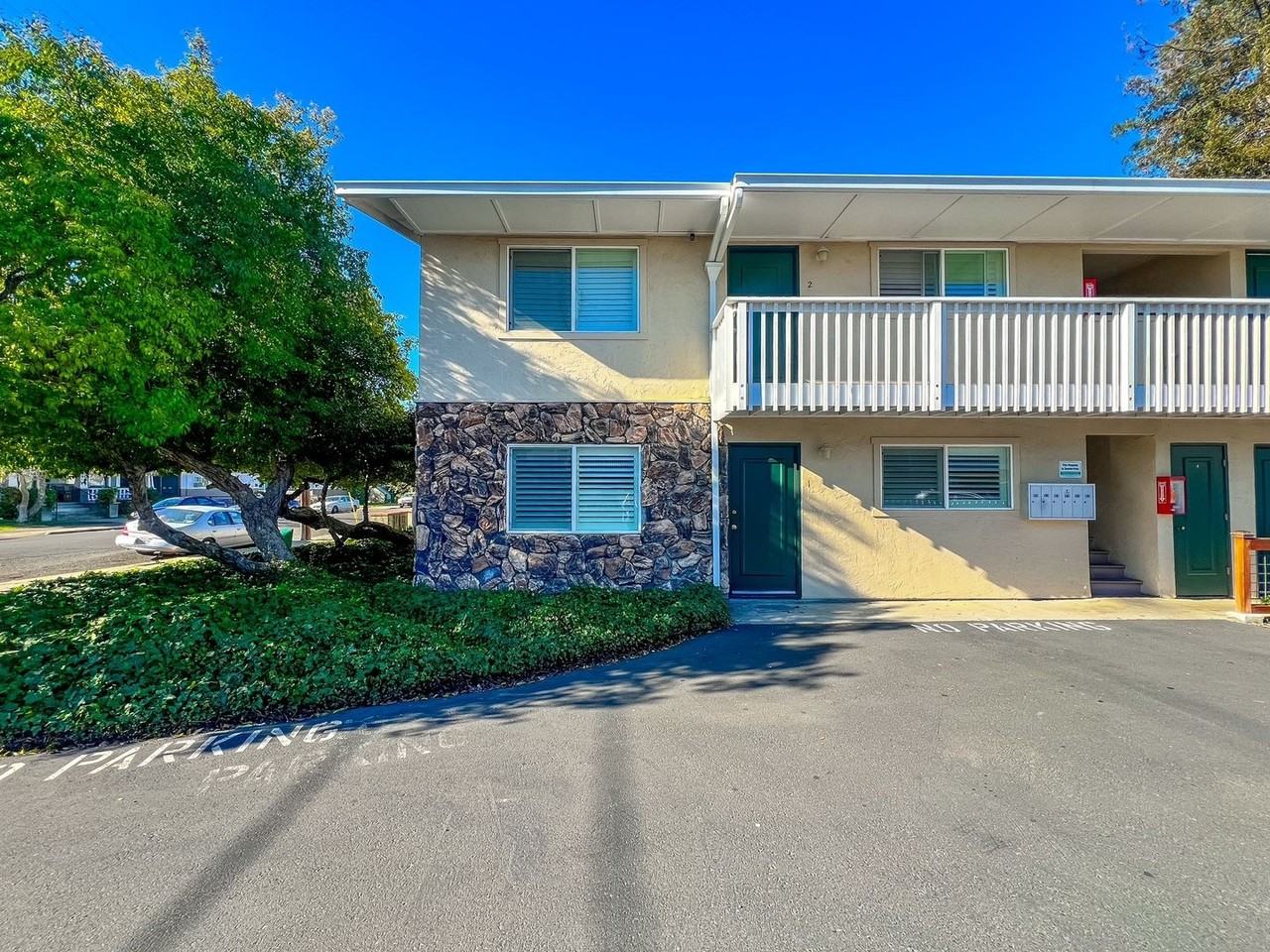 1782 Pine St - Photo 2 of 18