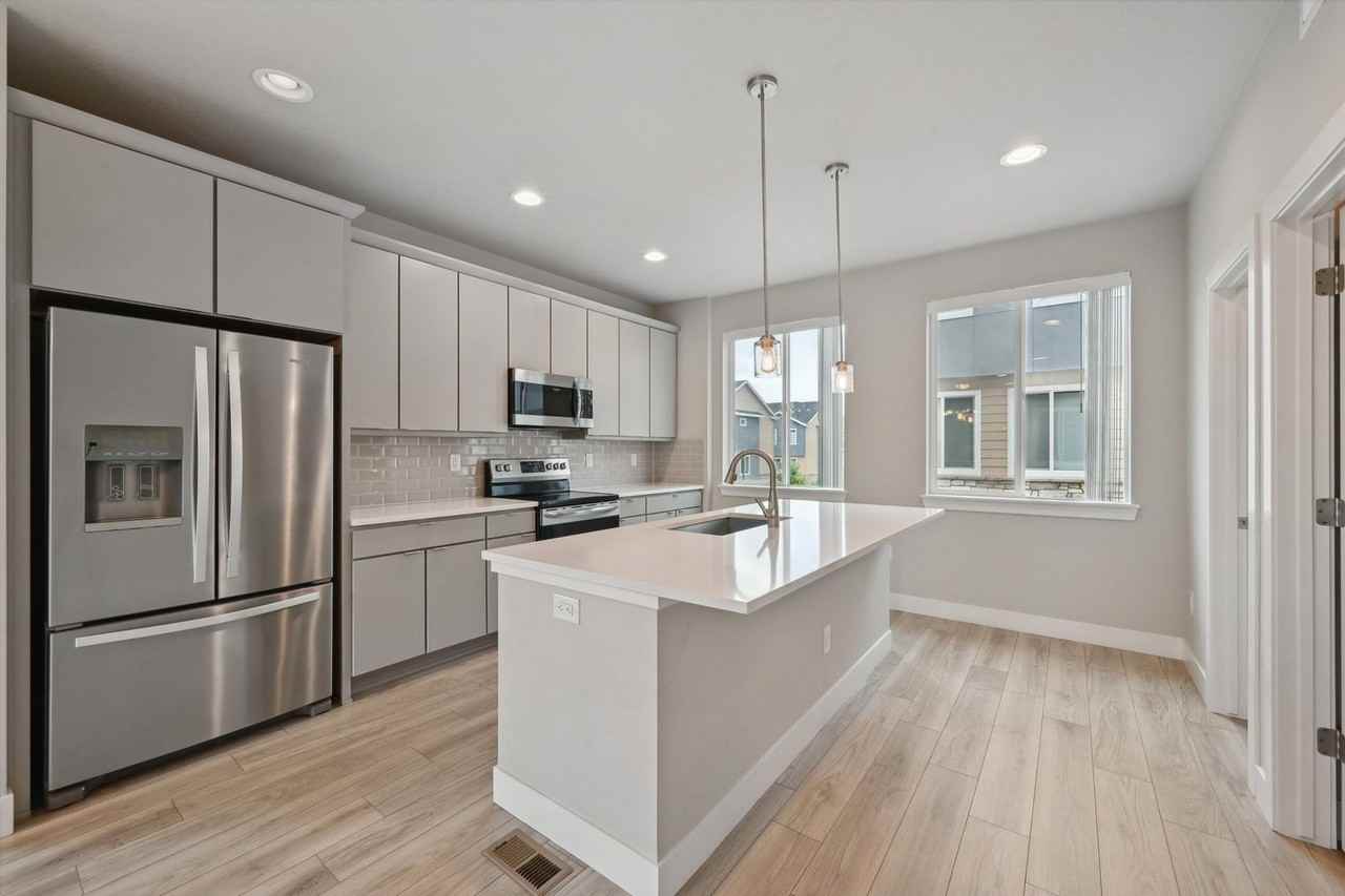 6719 S Tempe Ct - Photo 2 of 26