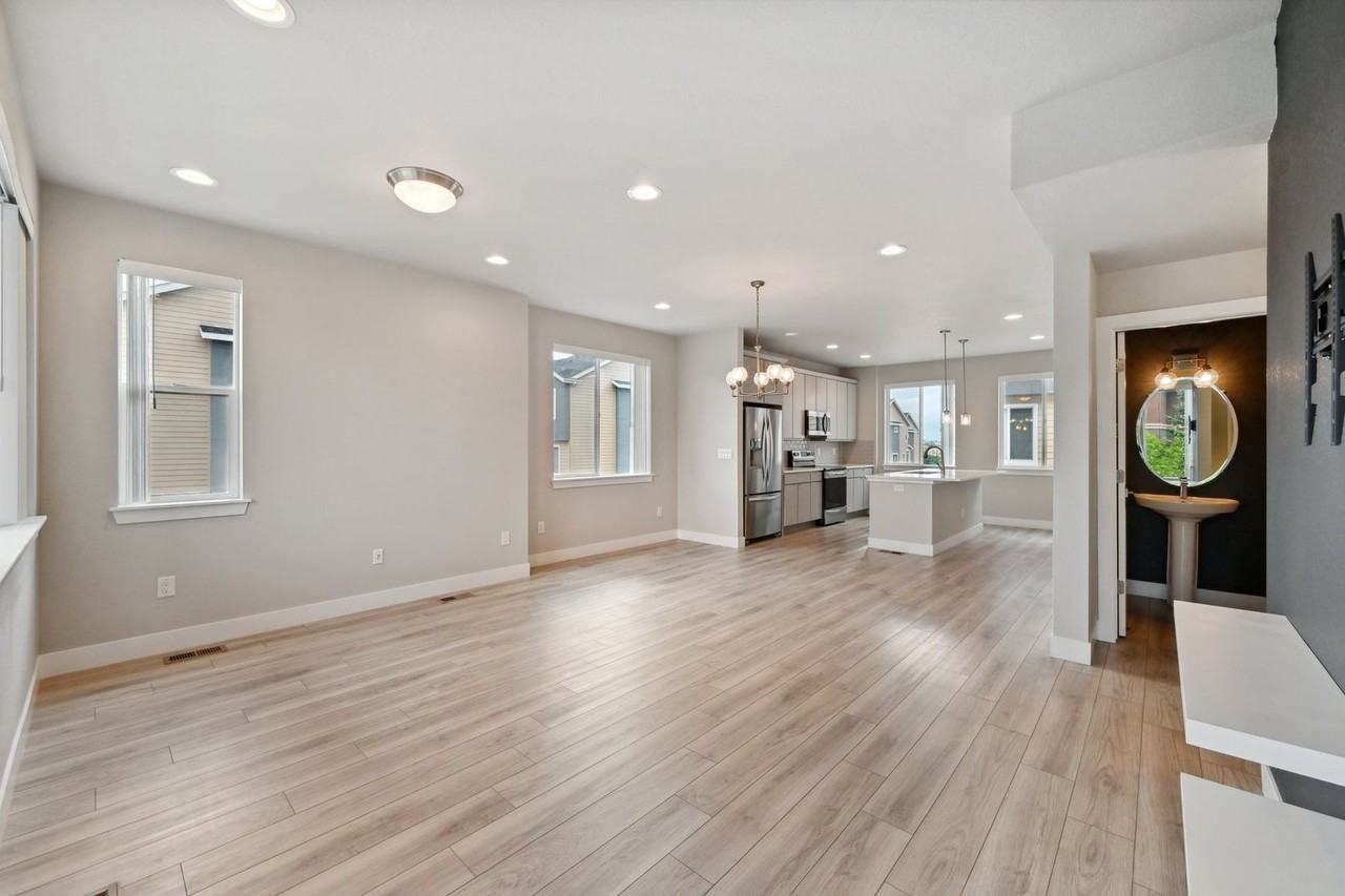 6719 S Tempe Ct - Photo 5 of 26