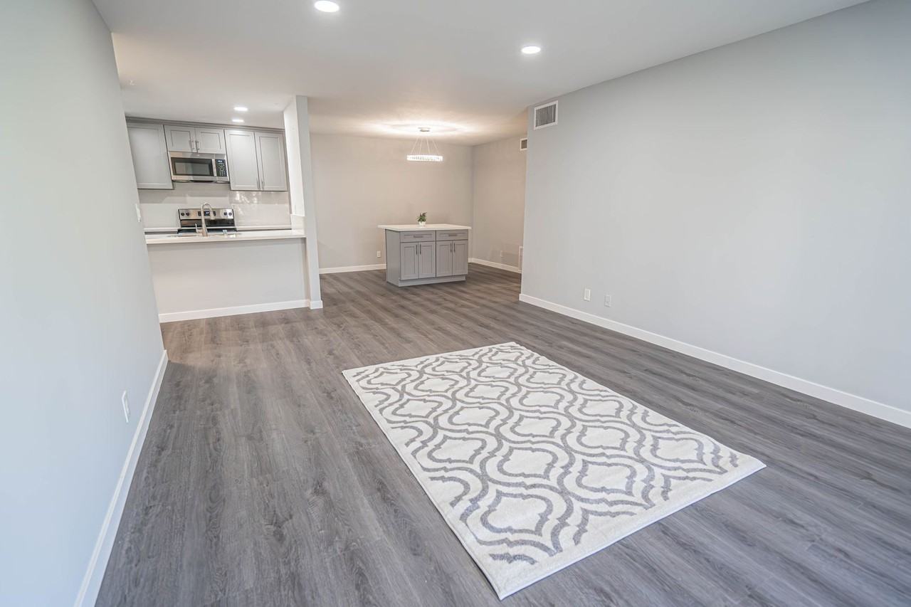 25716 Player Dr #T10 - Photo 4 of 18