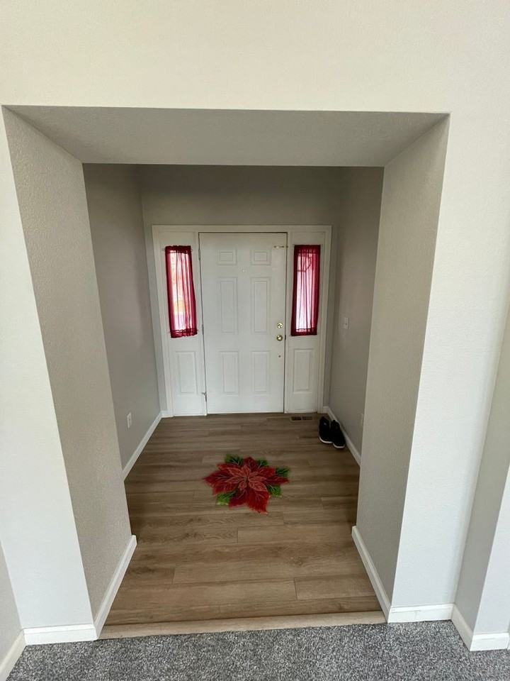 11942 Eudora Dr - Photo 3 of 33