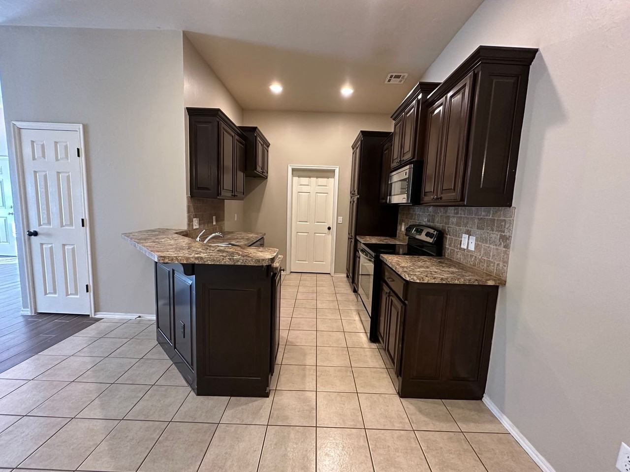 3512 Galatian Way - Photo 6 of 23