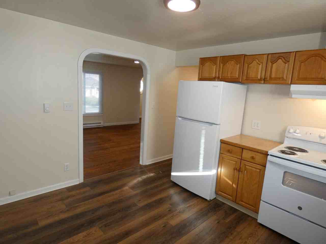 822 E 7th St - Photo 6 of 25