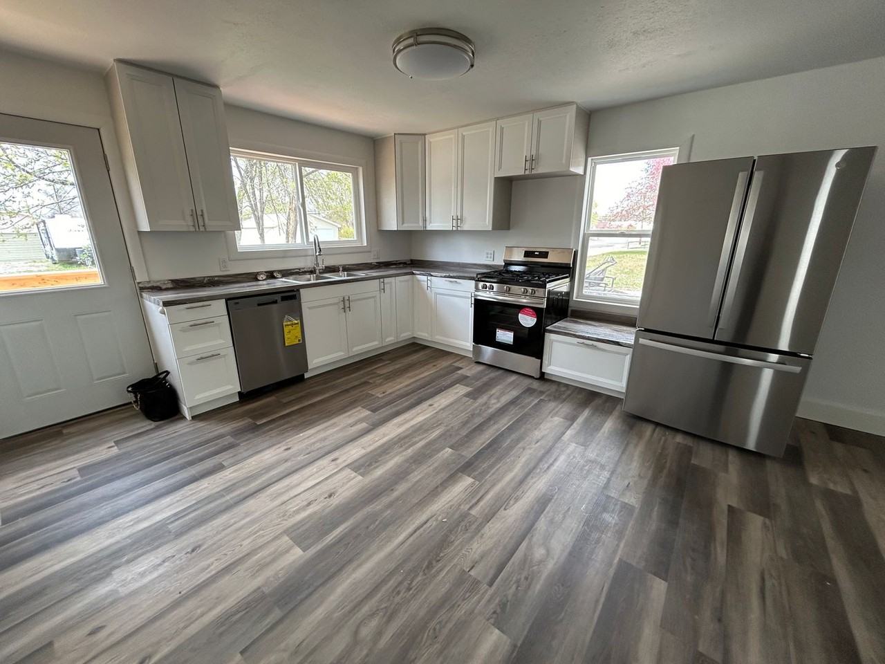 415 S 1st St - Photo 2 of 50