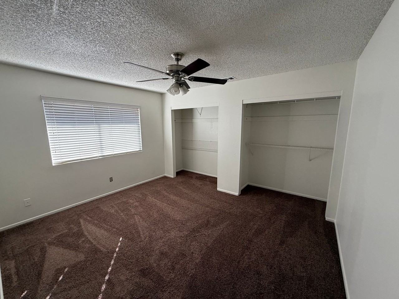 871 W Mayberry Ave - Photo 2 of 10