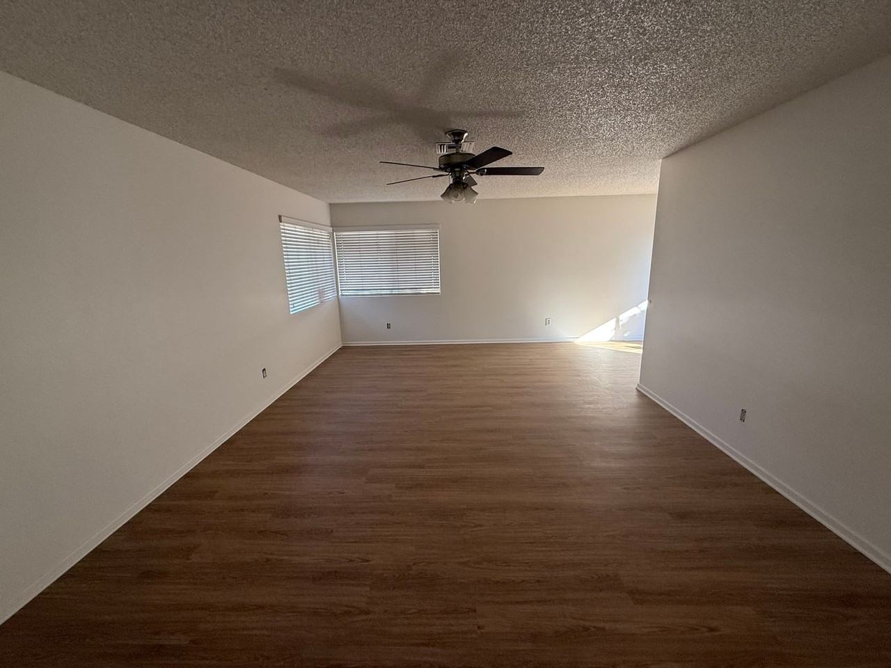 871 W Mayberry Ave - Photo 3 of 10