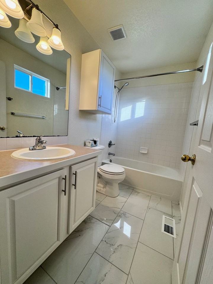 4051 Torridon Ln - Photo 7 of 13