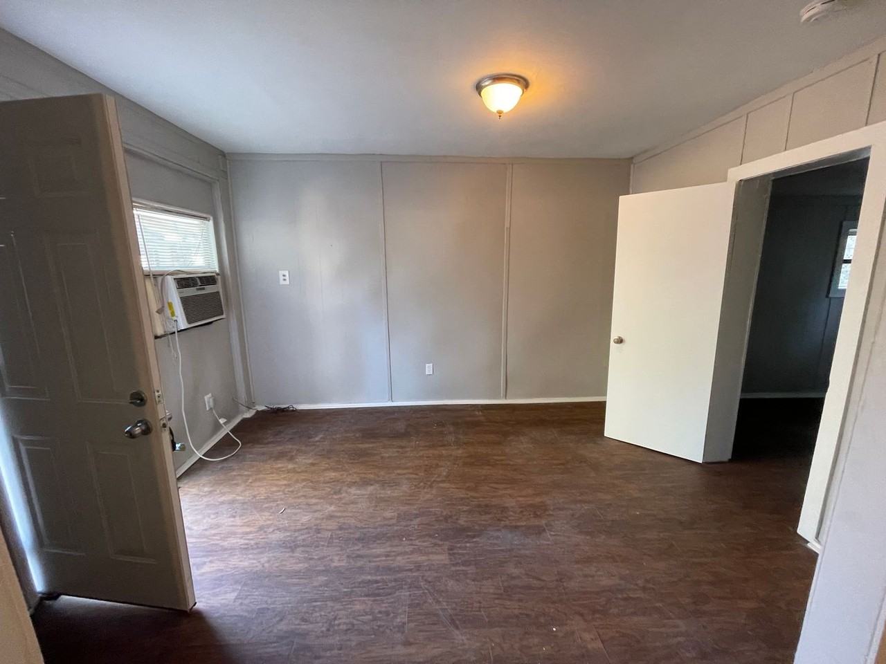 1507 E 33rd Street - Photo 4 of 15