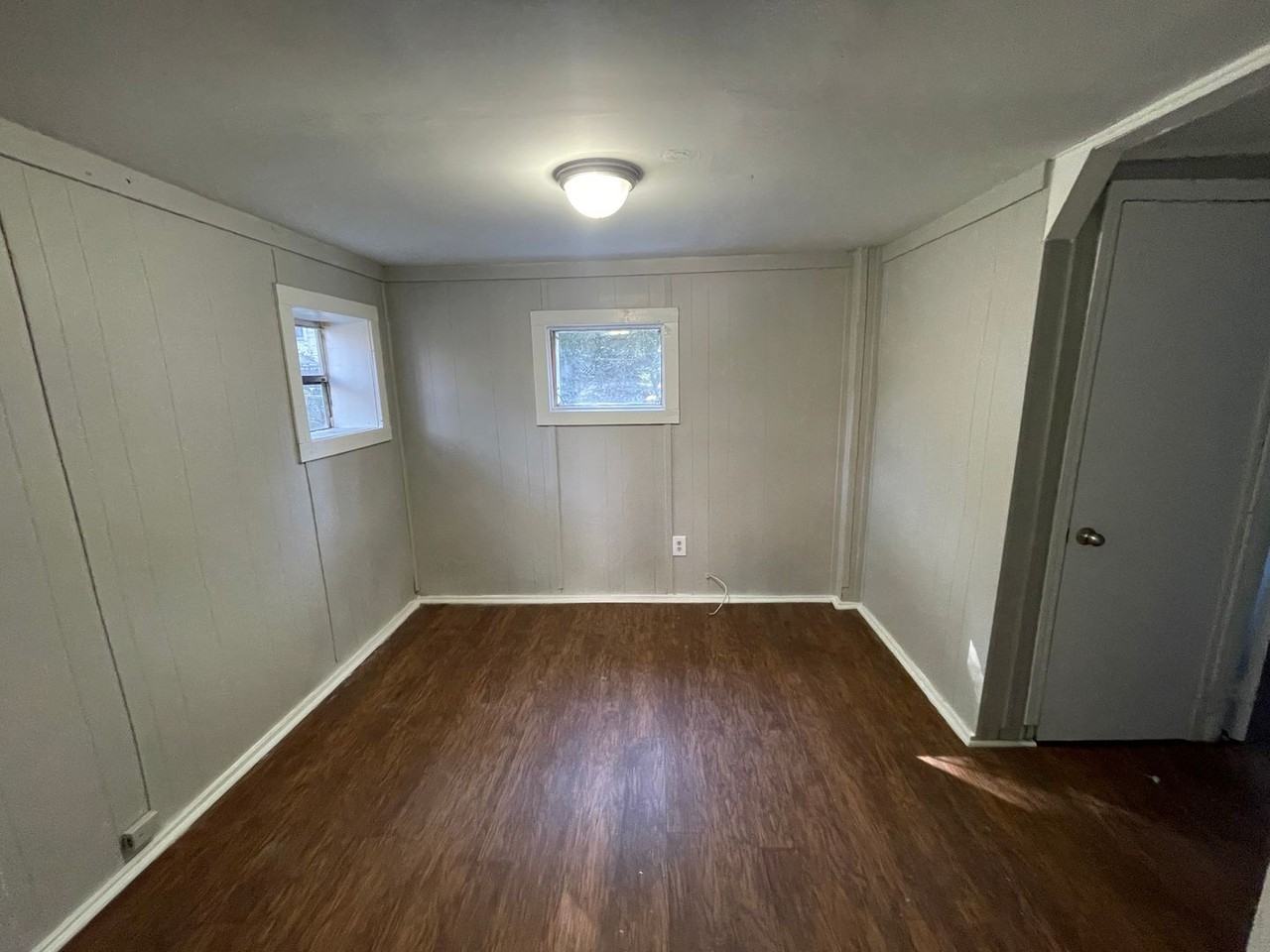 1507 E 33rd Street - Photo 5 of 15