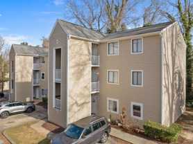 Lovely Two Bedroom One Bath Apartment. - Photo 1 of 1