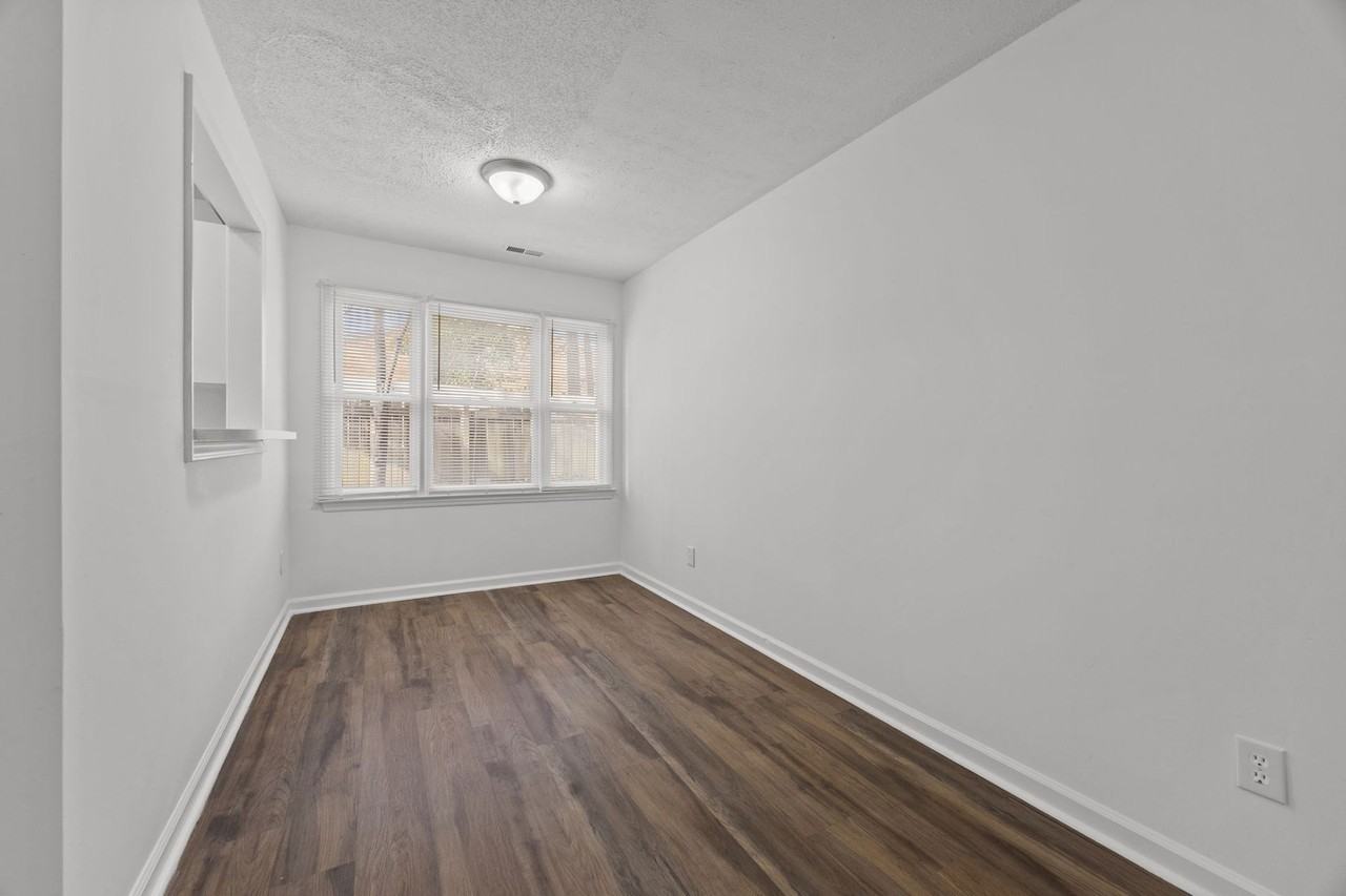 Lovely One Bedroom One Bath Apartment. - Photo 7 of 39