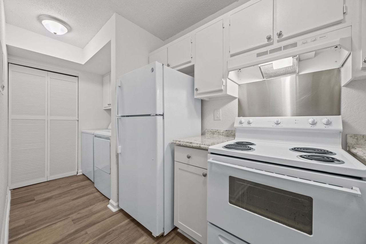 1 Bedroom and 1 Bath Apartment - Photo 6 of 39
