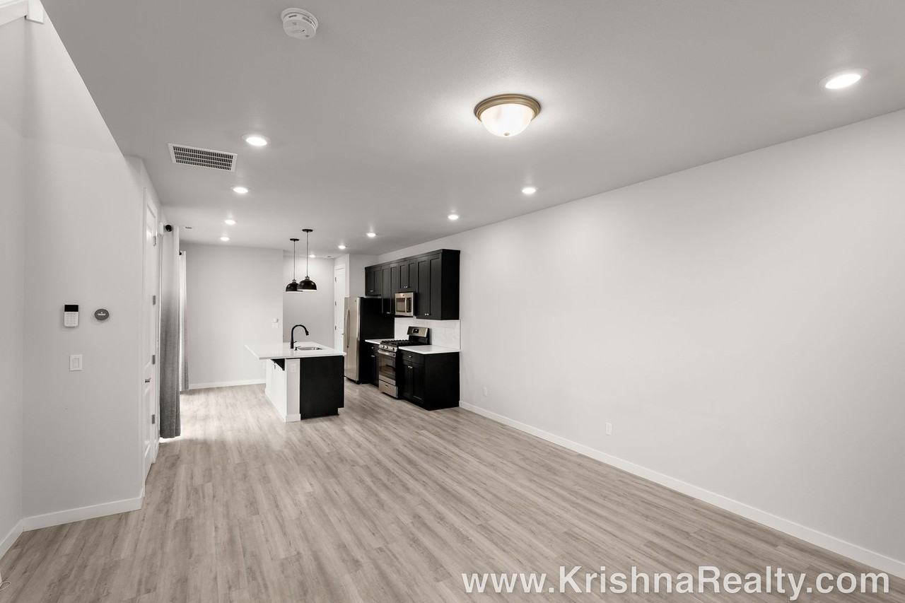 8178 Se Leafhopper St - Photo 3 of 24