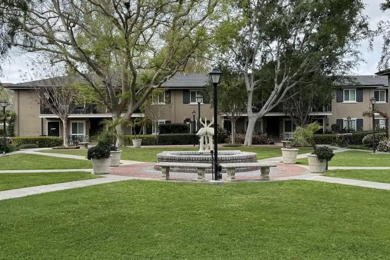 660 S Glassell St - Photo 2 of 12