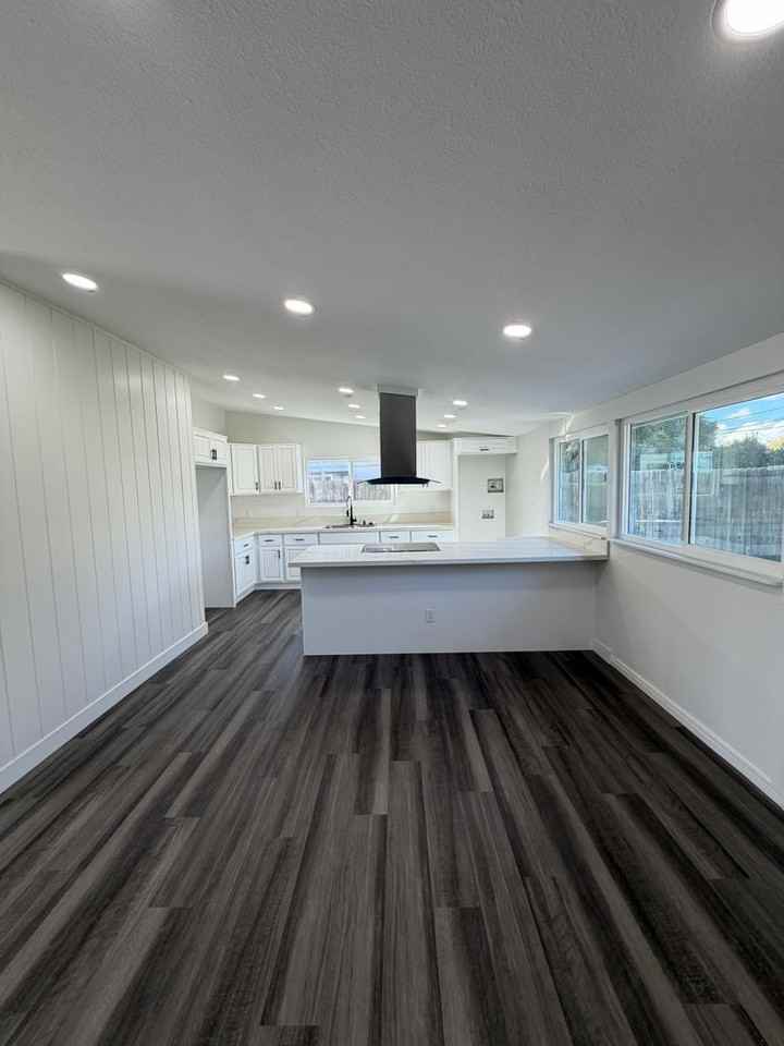 9341 Joyzelle Dr - Photo 3 of 7