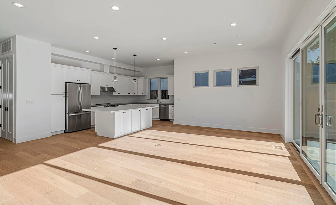 1460 Kentfield Ave - Photo 7 of 46