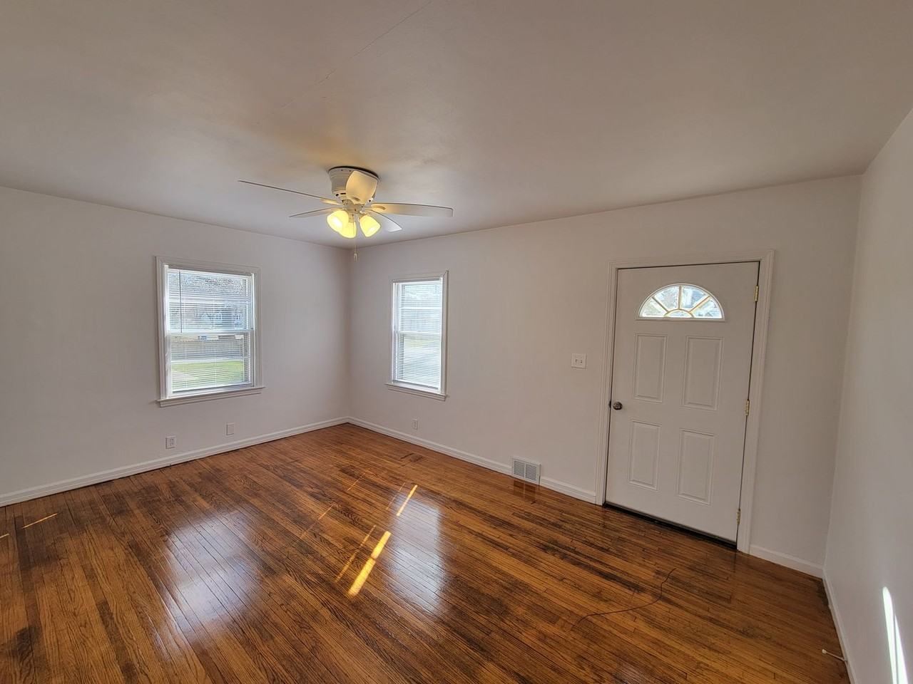 1918 Iowa St - Photo 2 of 39