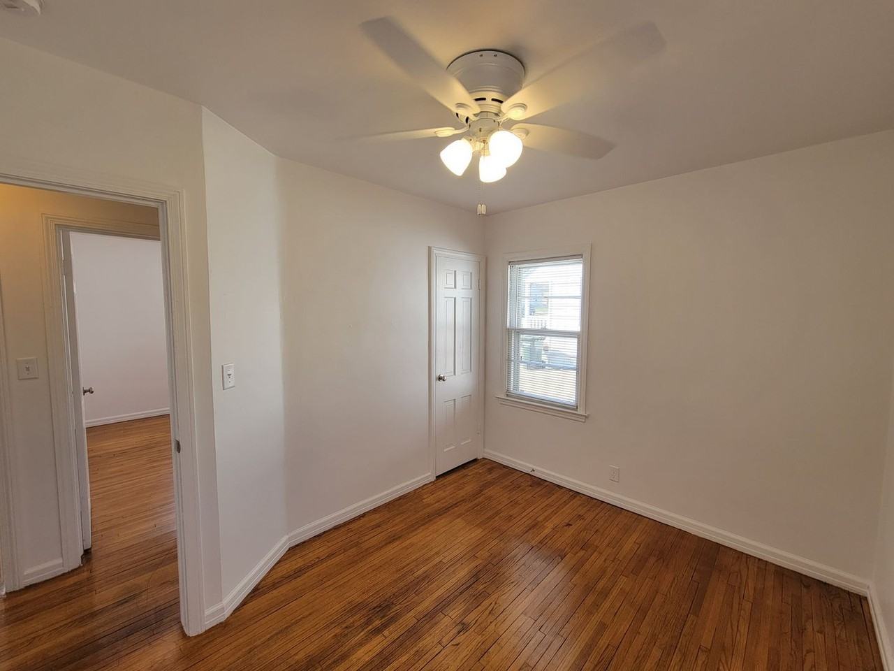 1918 Iowa St - Photo 4 of 39