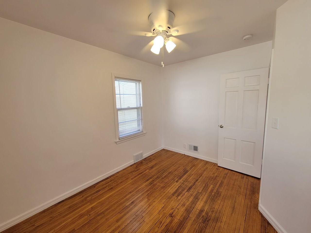 1918 Iowa St - Photo 5 of 39