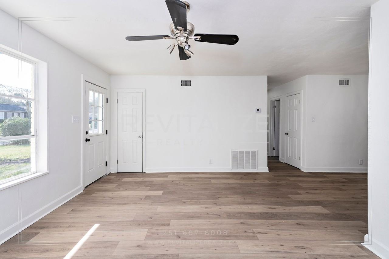 2756 N Barksdale Dr - Photo 5 of 46