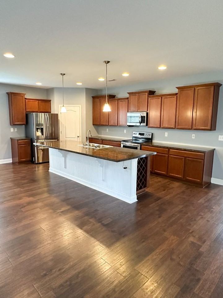 1170 Looking Glass Ln - Photo 2 of 21