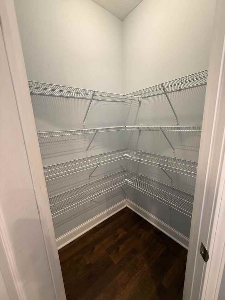 1170 Looking Glass Ln - Photo 4 of 21