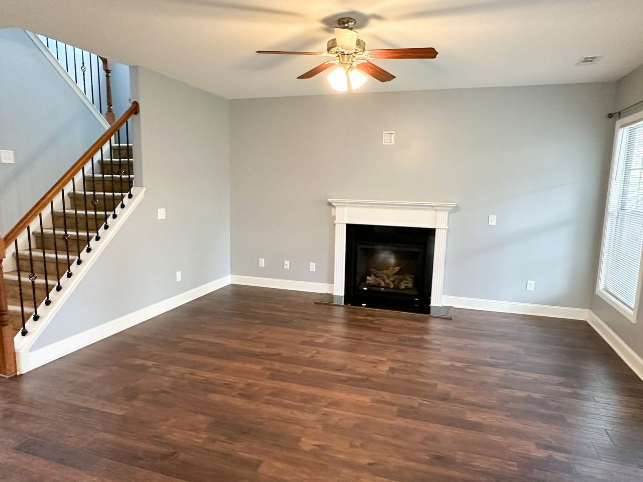 1170 Looking Glass Ln - Photo 6 of 21