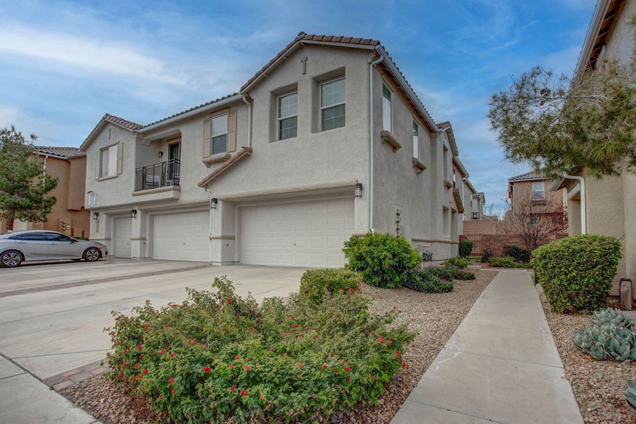 27 Hudson Canyon St #2 - Photo 2 of 45