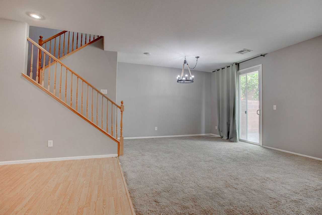 27 Hudson Canyon St #2 - Photo 7 of 45