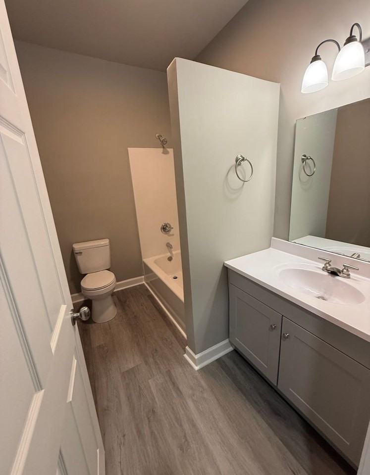 118 E 14th St - Photo 6 of 11