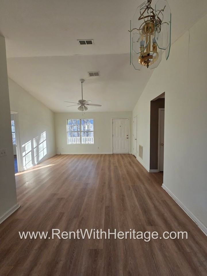 96 Anderson Rd - Photo 6 of 33