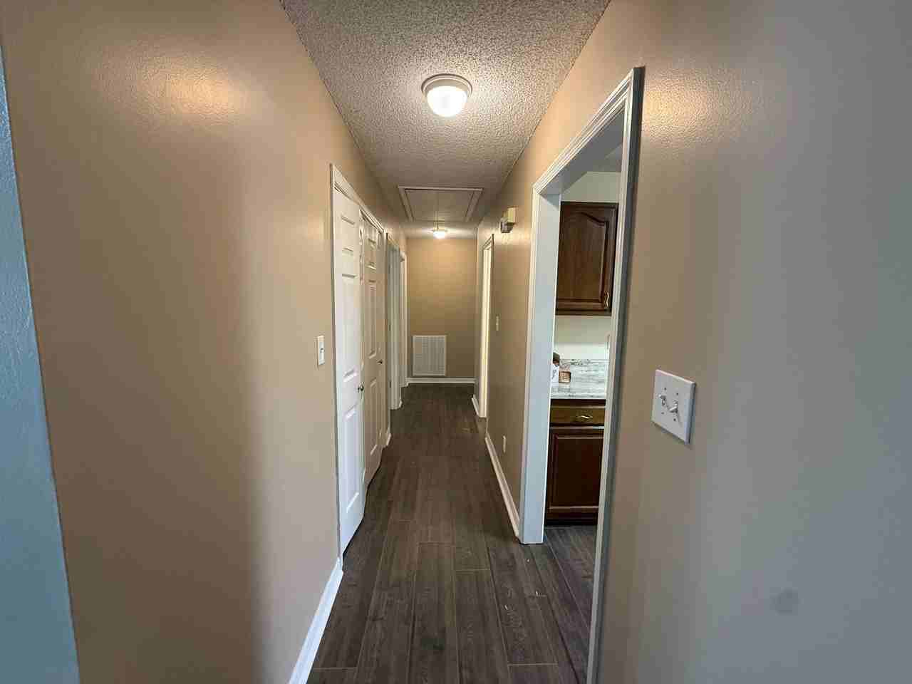 113 Suffolk Dr - Photo 4 of 15