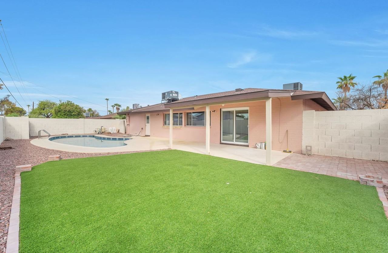 631 E Manhatton Dr - Photo 6 of 31