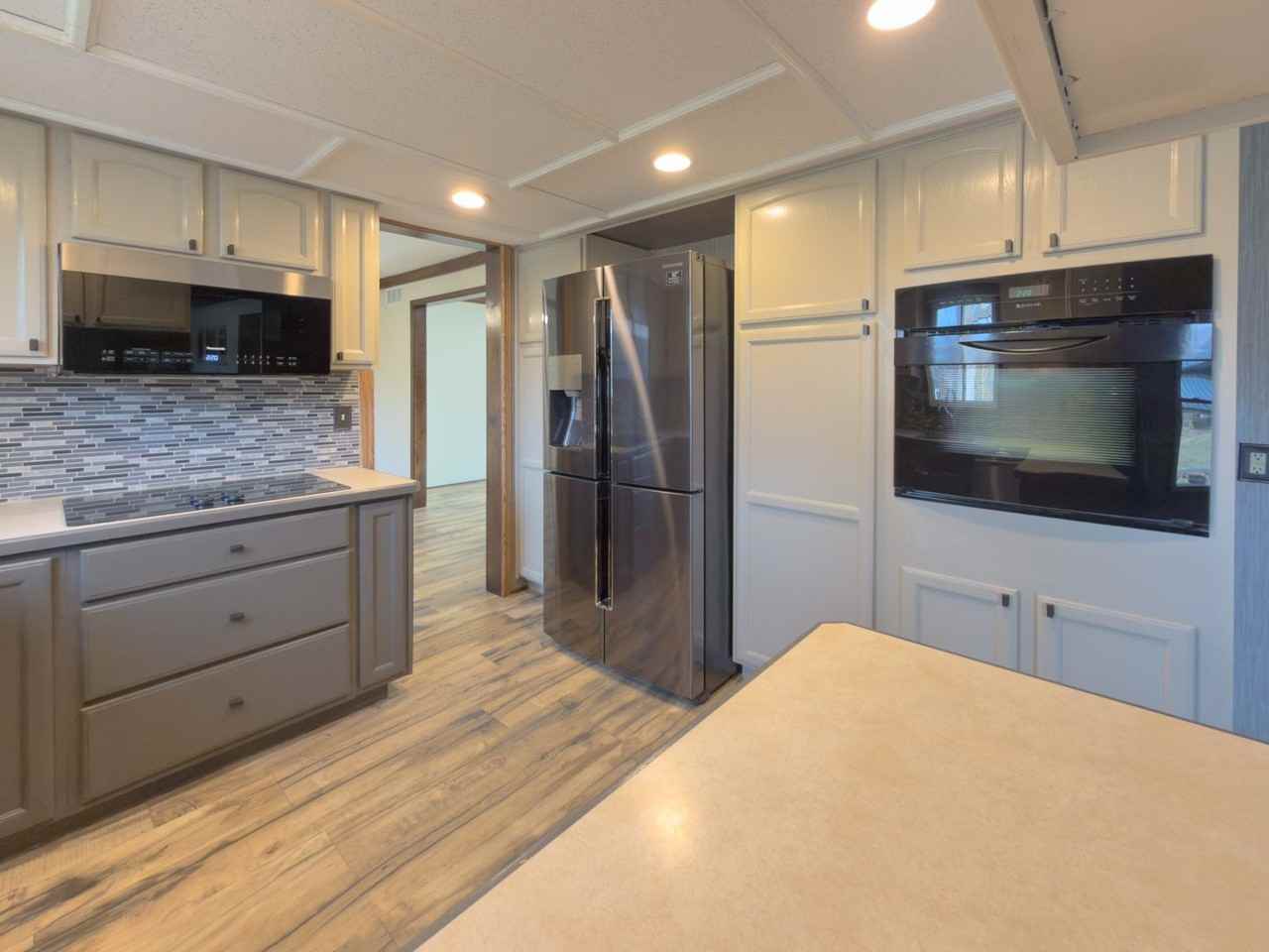 174 Lange Dr - Photo 2 of 47