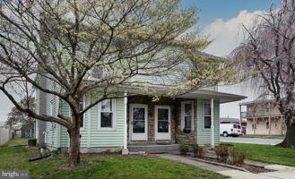 featured image of 323 Penn St