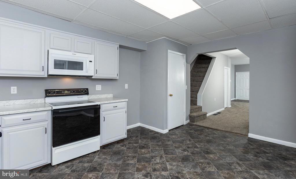 323 Penn St - Photo 5 of 24