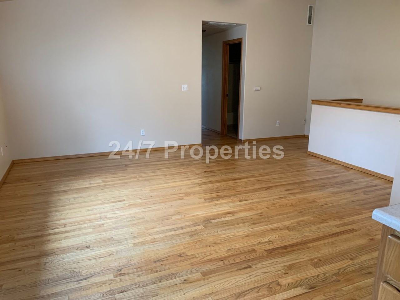 445 E Gloucester St - Photo 2 of 12