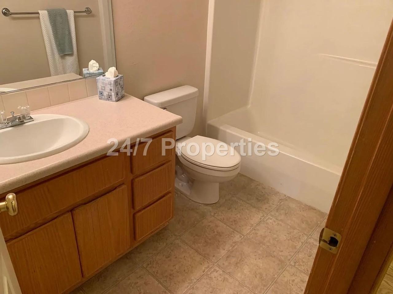 445 E Gloucester St - Photo 6 of 12