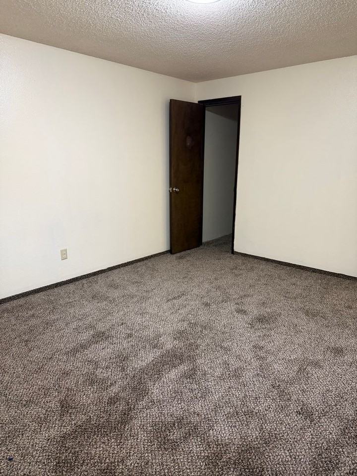 204 Nw 14th St - Photo 2 of 17