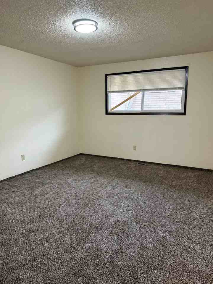 204 Nw 14th St - Photo 3 of 17