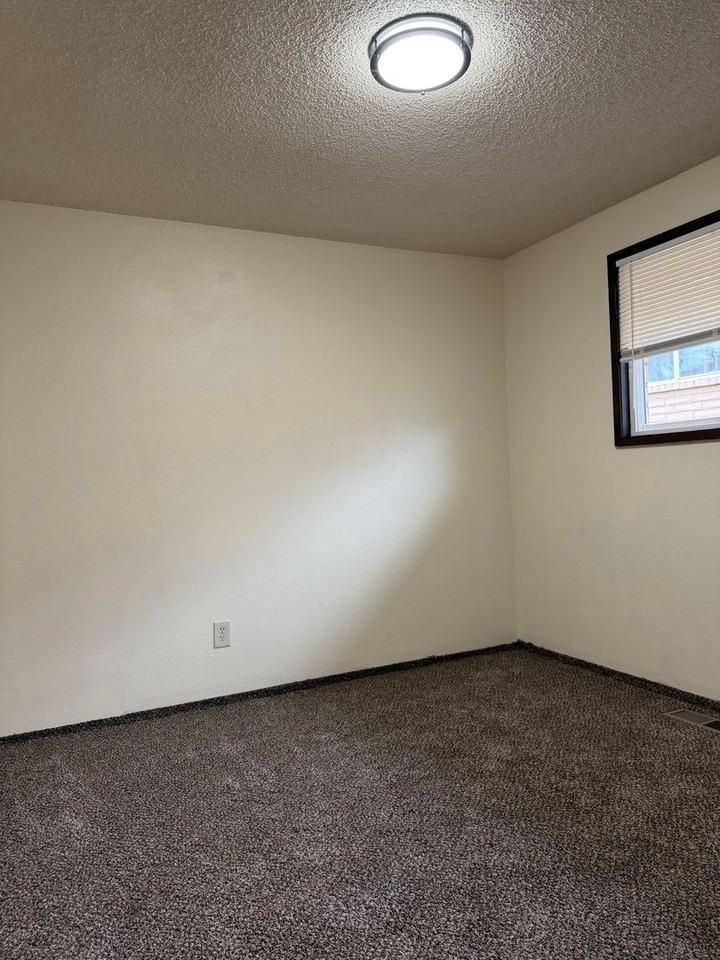 204 Nw 14th St - Photo 4 of 17