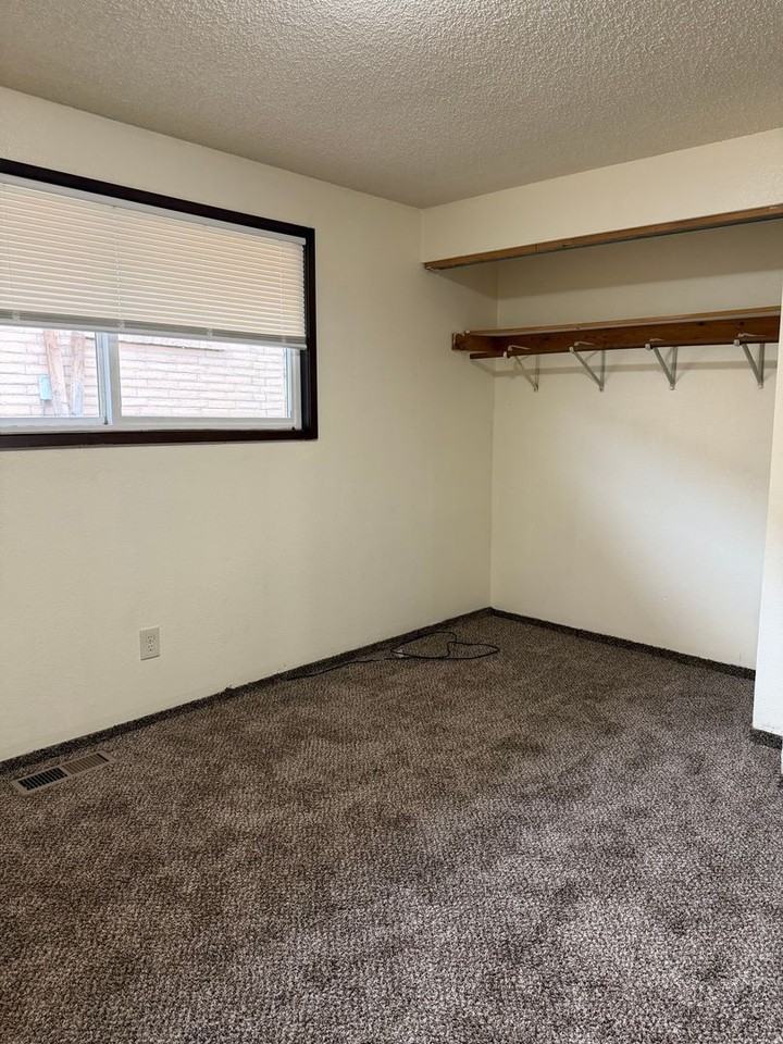 204 Nw 14th St - Photo 5 of 17