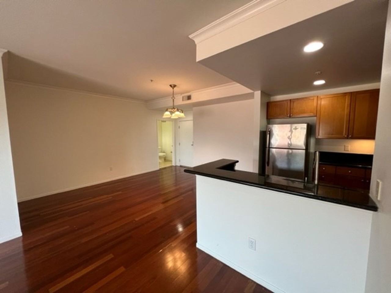 906 S Serrano Ave #403 - Photo 2 of 15