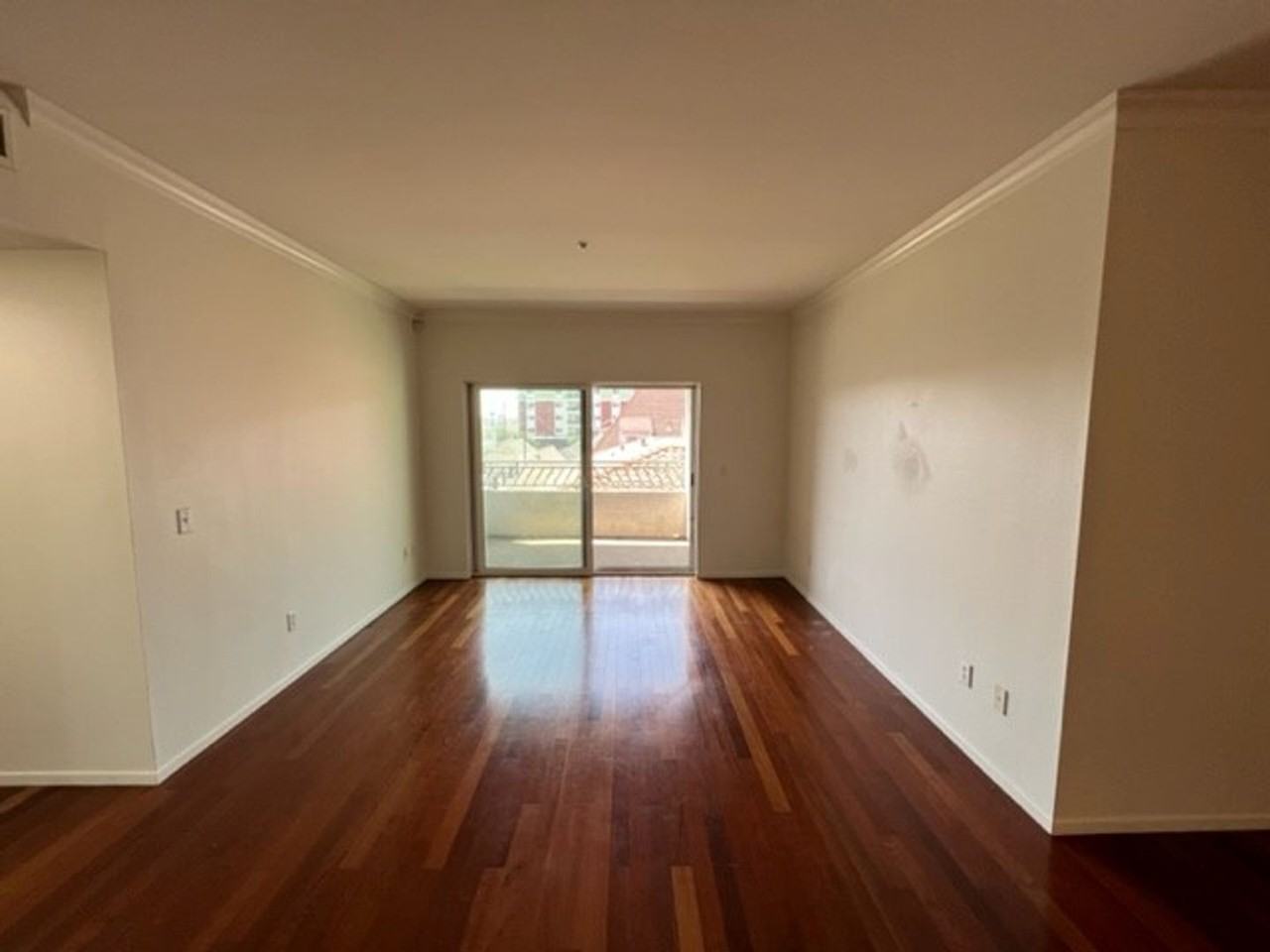 906 S Serrano Ave #403 - Photo 3 of 15